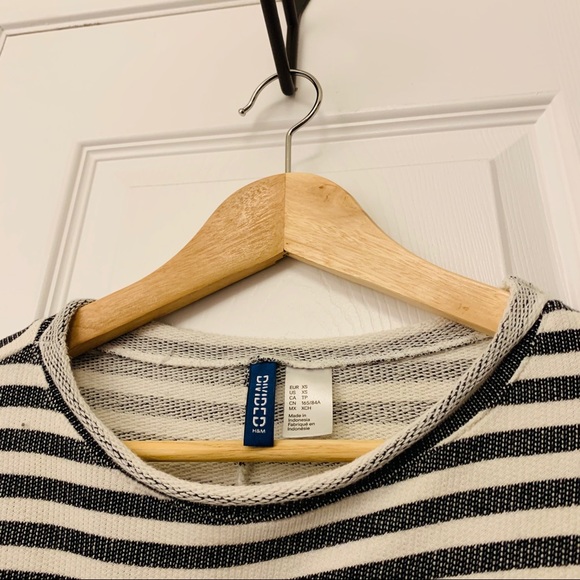 H&M sweater - Picture 2 of 2